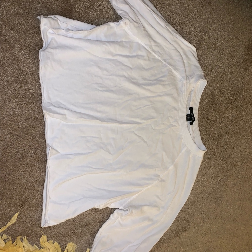 Forever 21 cropped white long sleeve t-shirt